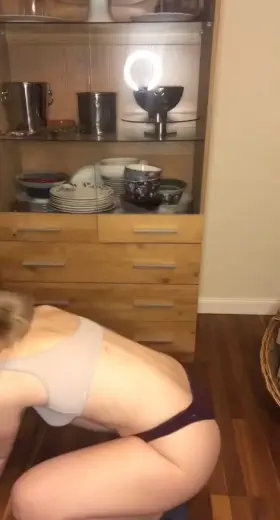 daddy likes to see me on my knees