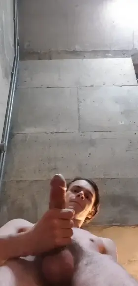 wanna suck my cock in public? 😜