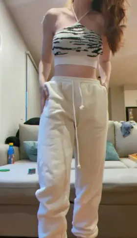 21[F]Sending my sextape to whoever upvtes just because i’m horny 😋my autoreply is on😋sc: jishaa6404