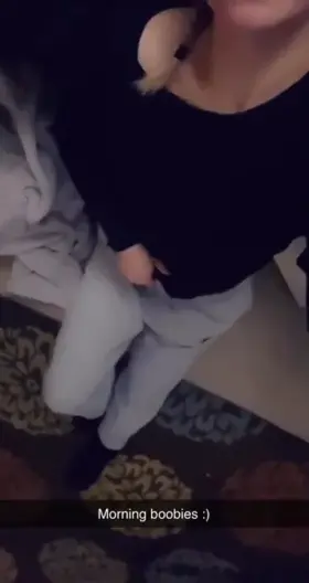 little mommy boobs 😊😝34(f)