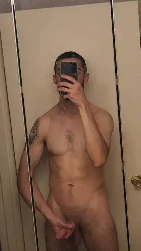 Always thought I looked pretty good in the mirror 😏