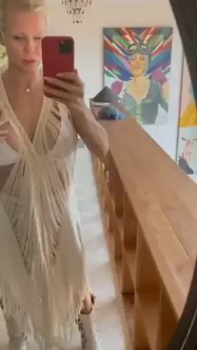 Going to the birthday party today… hope you don’t mind of boobs reveal (oc)