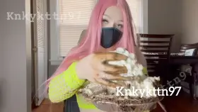 This one is a must-see! 🍰