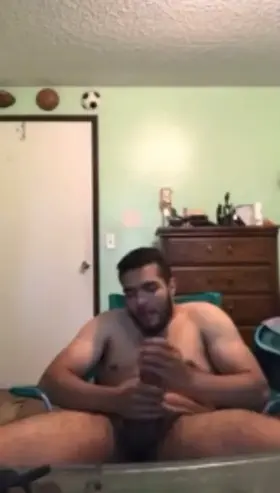 i'm seeking a submissive slut omg! who is down?