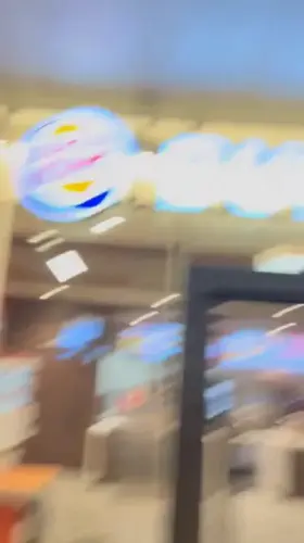 Got the urge? Get to burger king! 🥰 [gif]