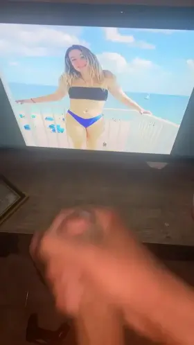 Cock Tribbing cheerleaders in uniform (thick thighs preferred)