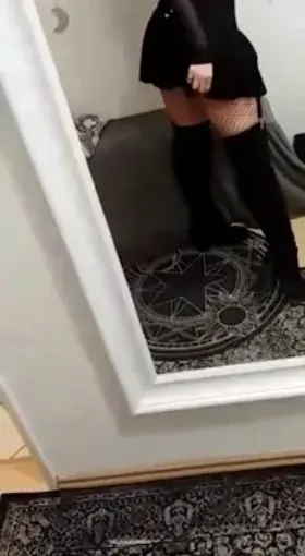 [OC] They are just so easy and fun to lift! Best kind of flirt