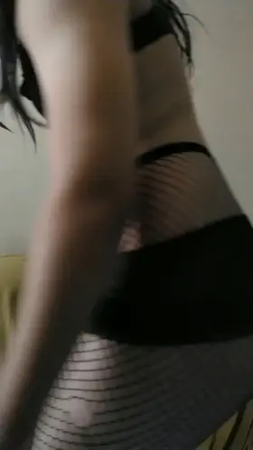 I can't stop showing off, wanting to be humiliated and receive pictures of dicks every day, I think it's become an addiction...