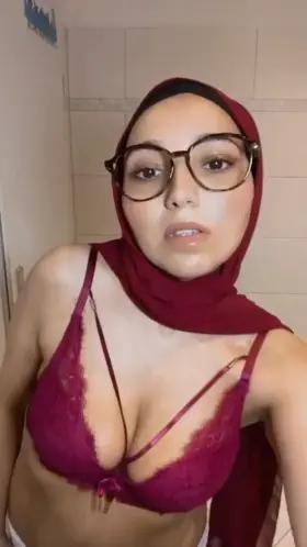 Hi Habibi, can I be your side babe? 👉👌😈