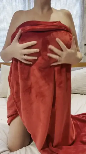 I love surprising guys with my natural titties (reveal)