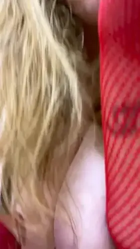 It’s cold out there y’all! Hang on to your hopes, my (f)riend❄️😇💋44