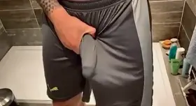 Nice dick print at the gym later 😏