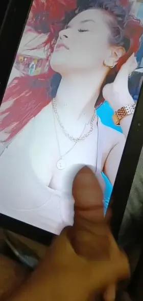 Avneet kaur cumtribute