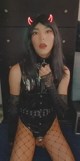 Come on, give my collar a tug