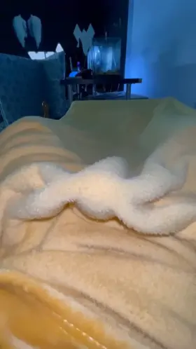 Who will join me bed today ?🍆🙄