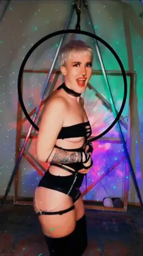 Shaking this slice of Cake right at you 🍑😋