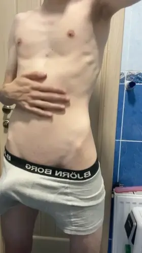 Is there anyone who can deepthroat me without complaining about hurting jaw?