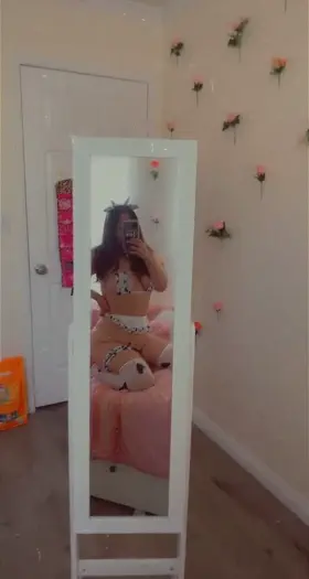 breed and pet me 🥺✨