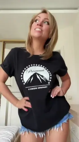 Your fav TikTok girl