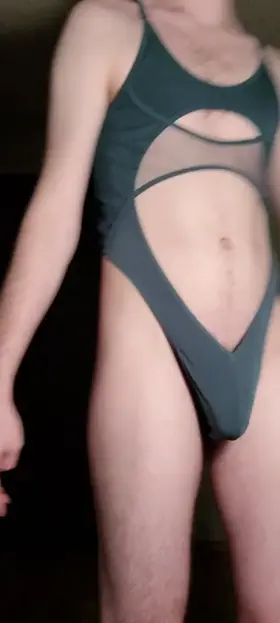 Workin on my twerkin in this super cute bodysuit. ;)