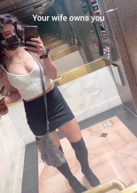 Looking for cucks! Join the cuck for a chance at a custom video! Hope you enjoy 😜 DMs open