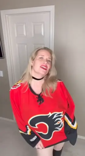 I need young cub power to help my team tonight! 💋