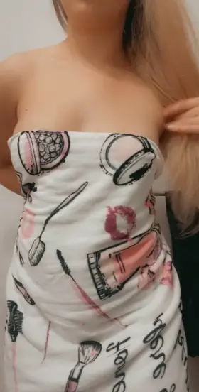 Wait until the towel drops.. 😈😈