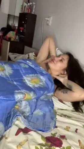 I’m just wake up and need u in my bed😋