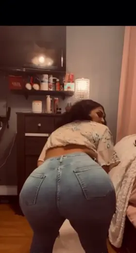 Does my ass look fat in these jeans...🍑👀