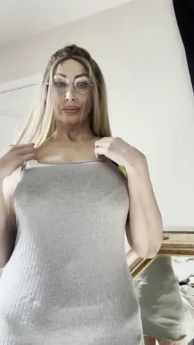 Wanna dance with me? 🥰 Come and check my profile to see me fully naked 😈