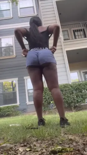 I love flashing my black ass