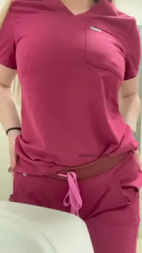 Hope my mom tits can put a smile on your face and a hardness in your pants 🖤 [gif]