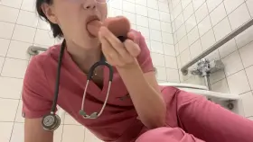 This is what a nursing student does on break