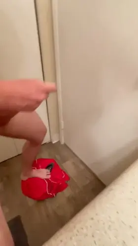 I love jerking off my hard cock 🍆