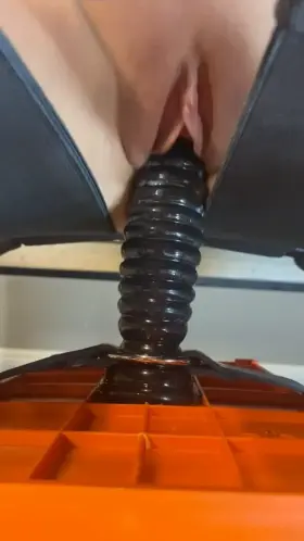 Wanna lick it clean?! 💦👅