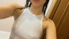 I'm all wet and unbearably horny rn😋