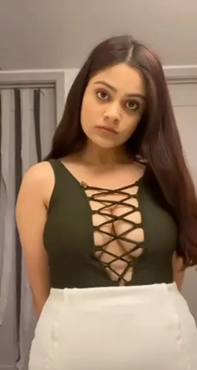 18 year old love teasing her big tits