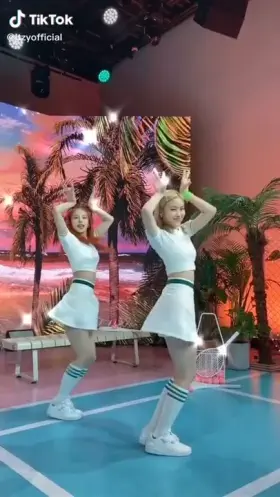 ITZY - Ryujin and Yeji