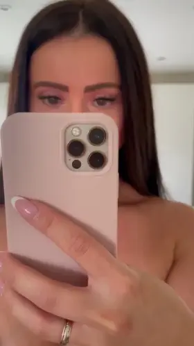 Here is my mom of 1 body . Hope this gives you a boner? 😈 34F