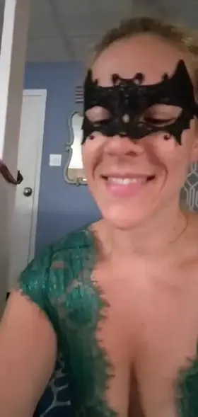 I go aaaaall the way down to his balls 🤤