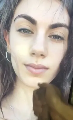 Eva getting sprayed by a bud! Dm to trib her 😈