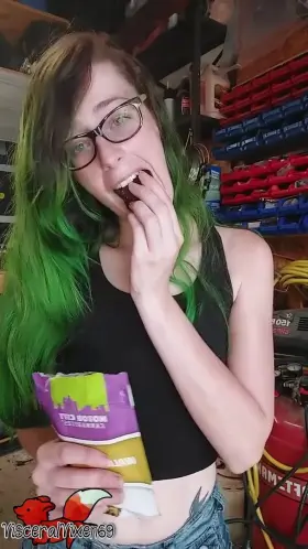 TONS of content 💚 DAILY posts 💚 ALWAYS online 💚 SUPER INTERACTIVE