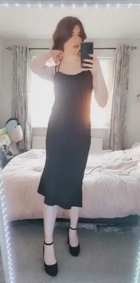 How do you hide when you get a boner? I think I did a good job at hiding mine here 😘