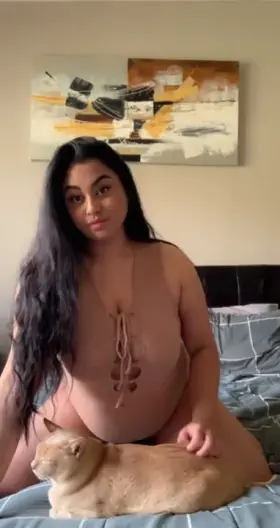 Making my pussy purr 🐱