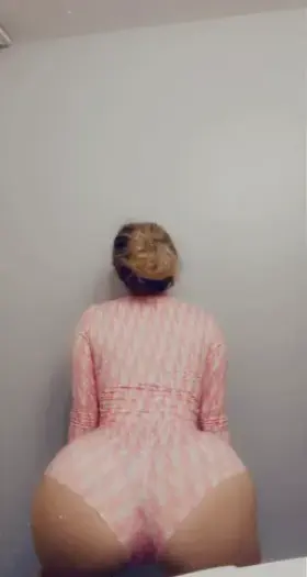 Slim waist, thick ass 🥰