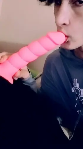 I enjoy my cute toy~🥰