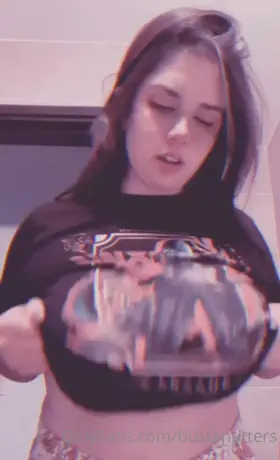 Aesthetically pleasing titty drop