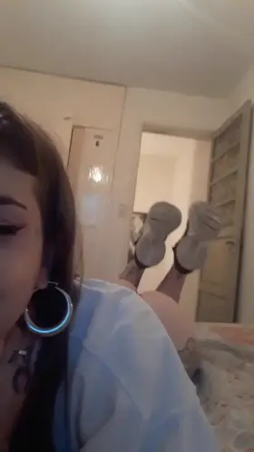 I know you would like me to crush you with my ass 🙌🏻😈