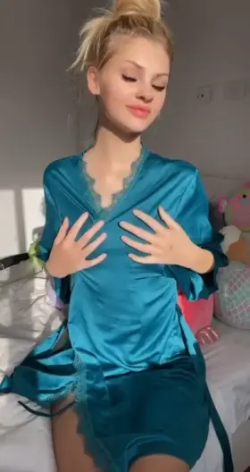 I’m so desperate for someone to come play with my tiny tits 😭