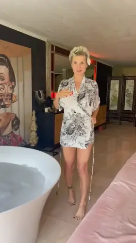 F(50)my boobs deserve squeeze